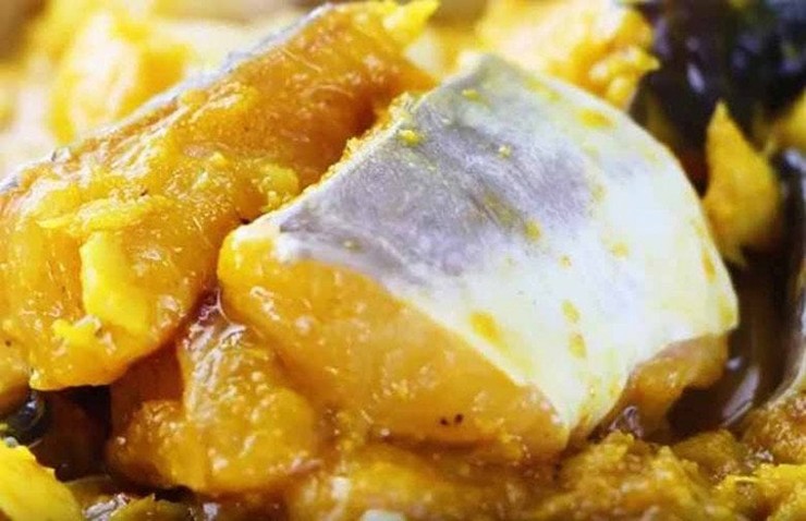 Cá anh vũ (Semilabeo notabilis) là một trong những loài thủy sản quý hiếm bậc nhất tại Việt Nam, thường được gọi là “cá tiến vua” và nằm trong nhóm Ngũ quý hà thủy – 5 loài cá quý nhất nước ta.