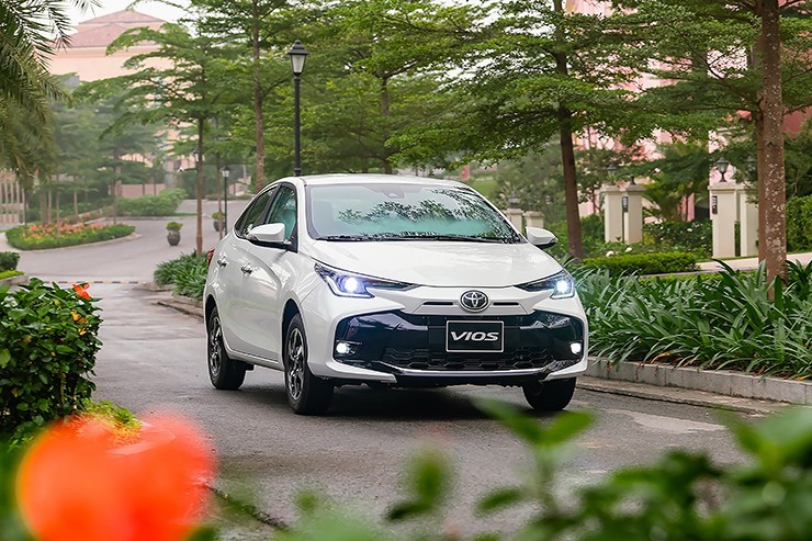 3 mẫu sedan hạng B đua ngôi đỉnh nóc kịch trần 2024